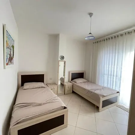 Modern On A Budget - Centre Apartment *